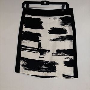 Ann Taylor Women's‎ Size 2 Black & White Printed Pencil Mini Skirt  Career